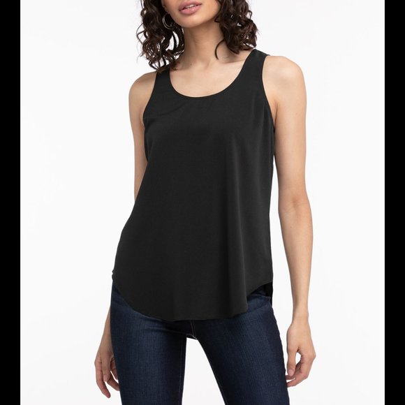 Red Scoop Neck Sleeveless Blouse - Picture 8 of 11